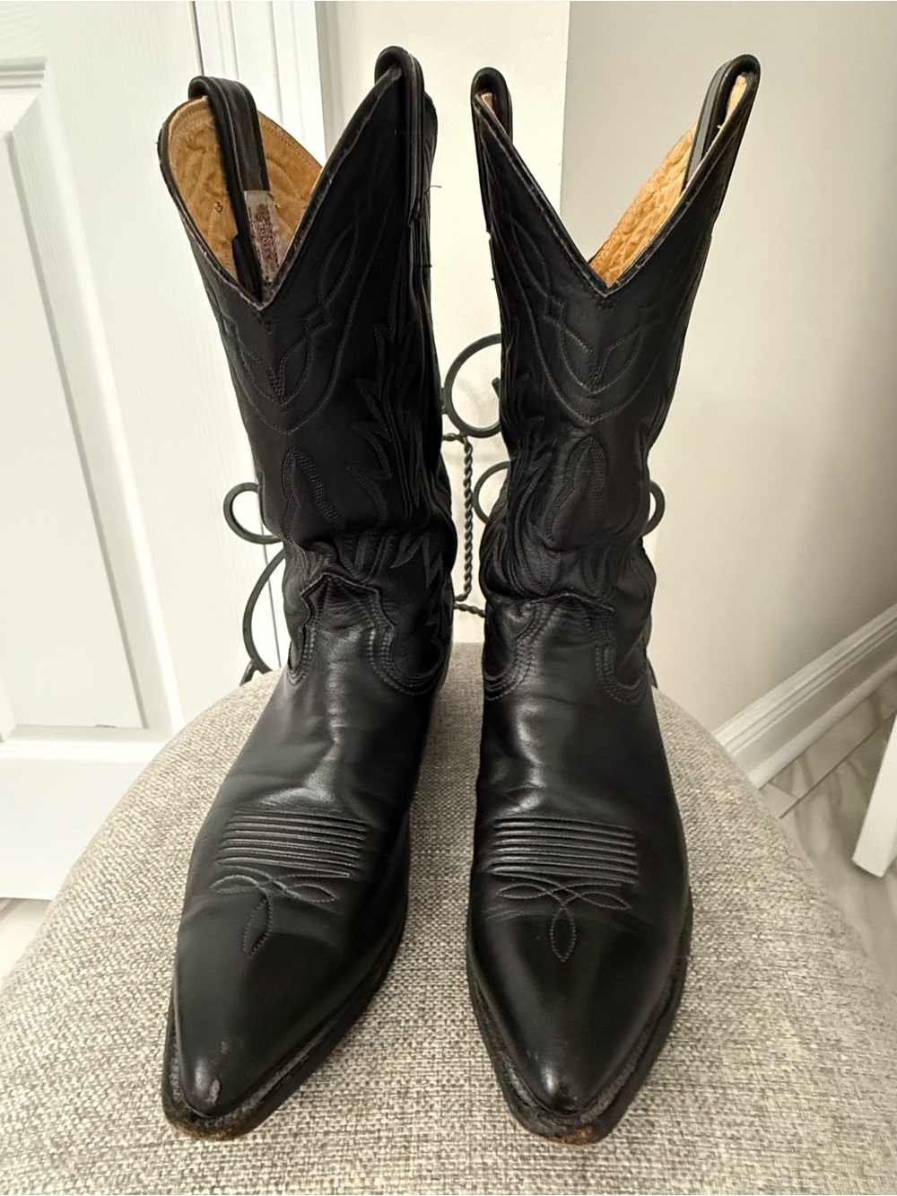 Men’s western boots.